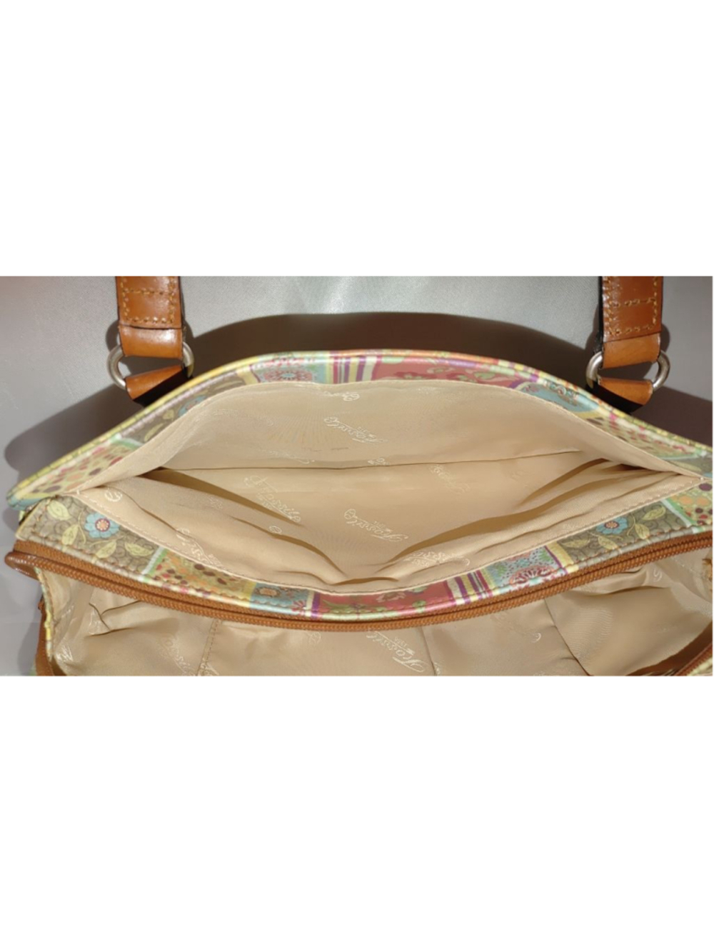 Fossil Leather Shoulder Bag - Picture 9 of 10